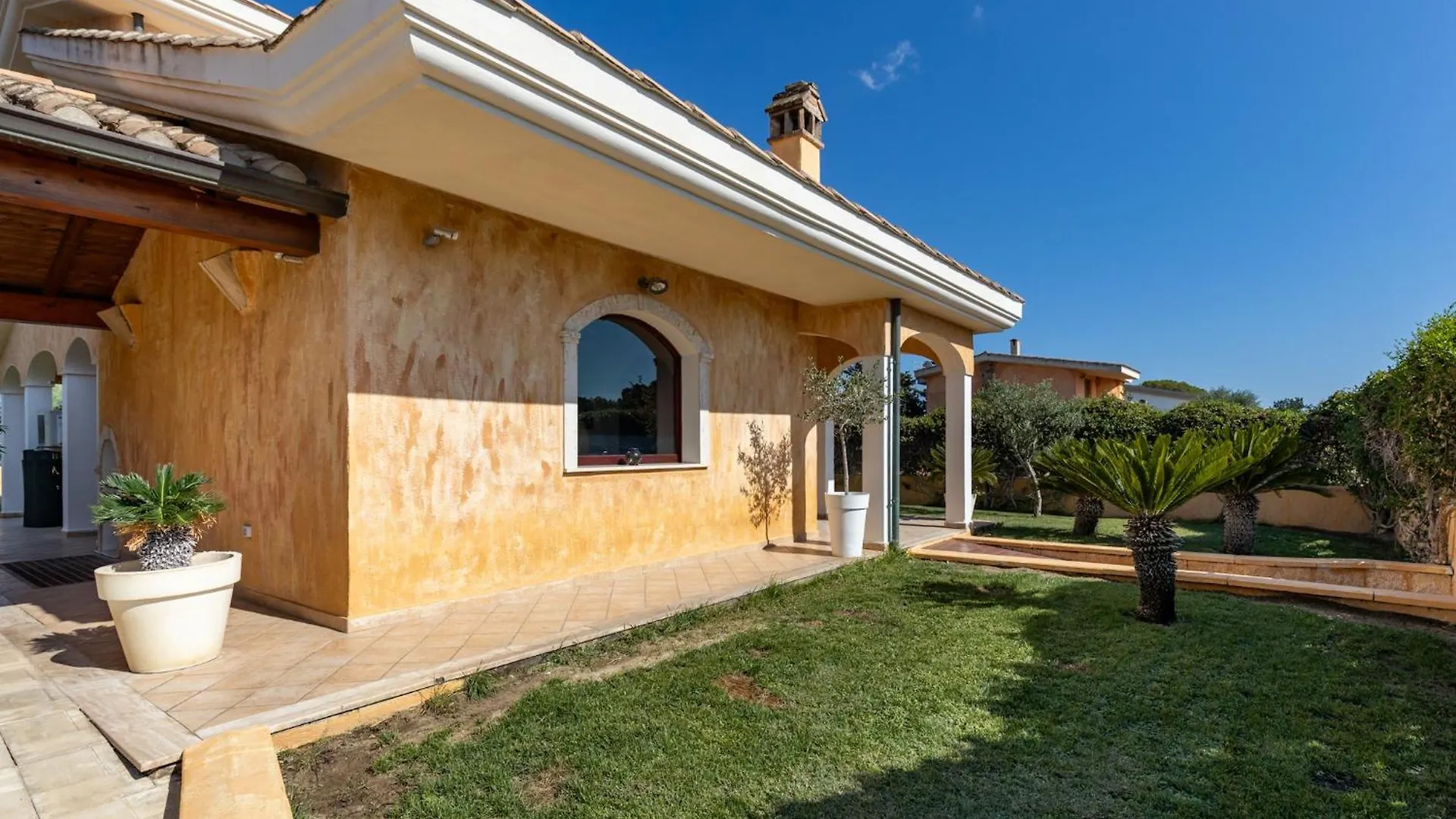 Villa Margot-Garden & Whirpool -5 Min To The Beach Quartu SantʼElena