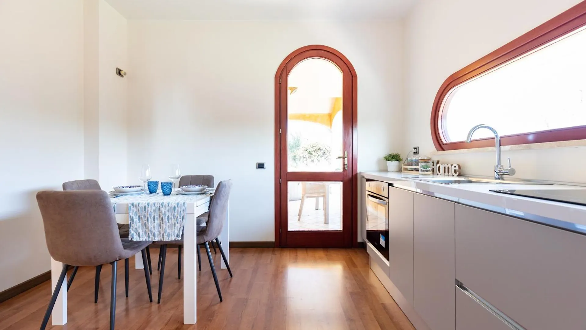 Villa Margot-Garden & Whirpool -5 Min To The Beach Quartu SantʼElena